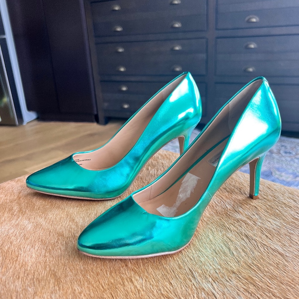 INC Iridescent Green Heels Sz 8